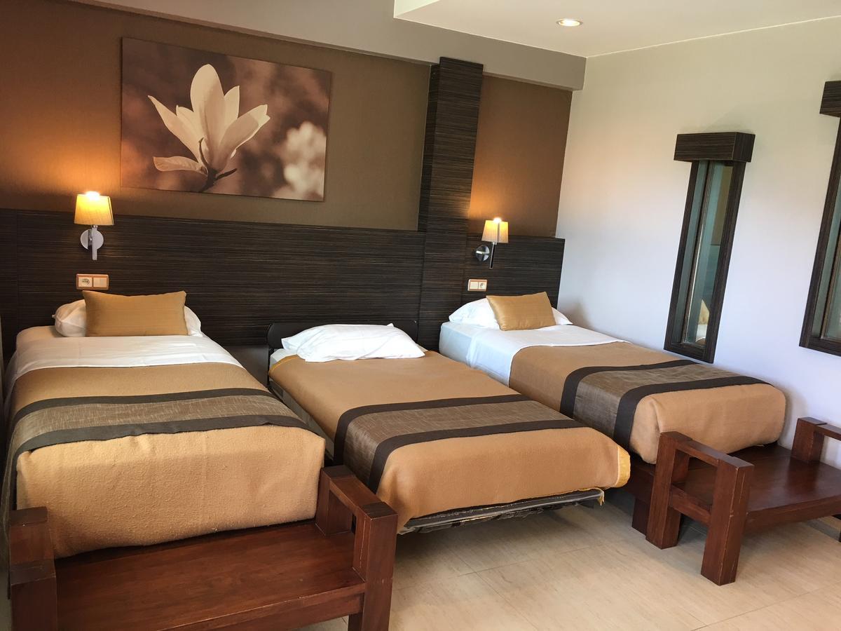 Hotel Colibri Koné Екстериор снимка
