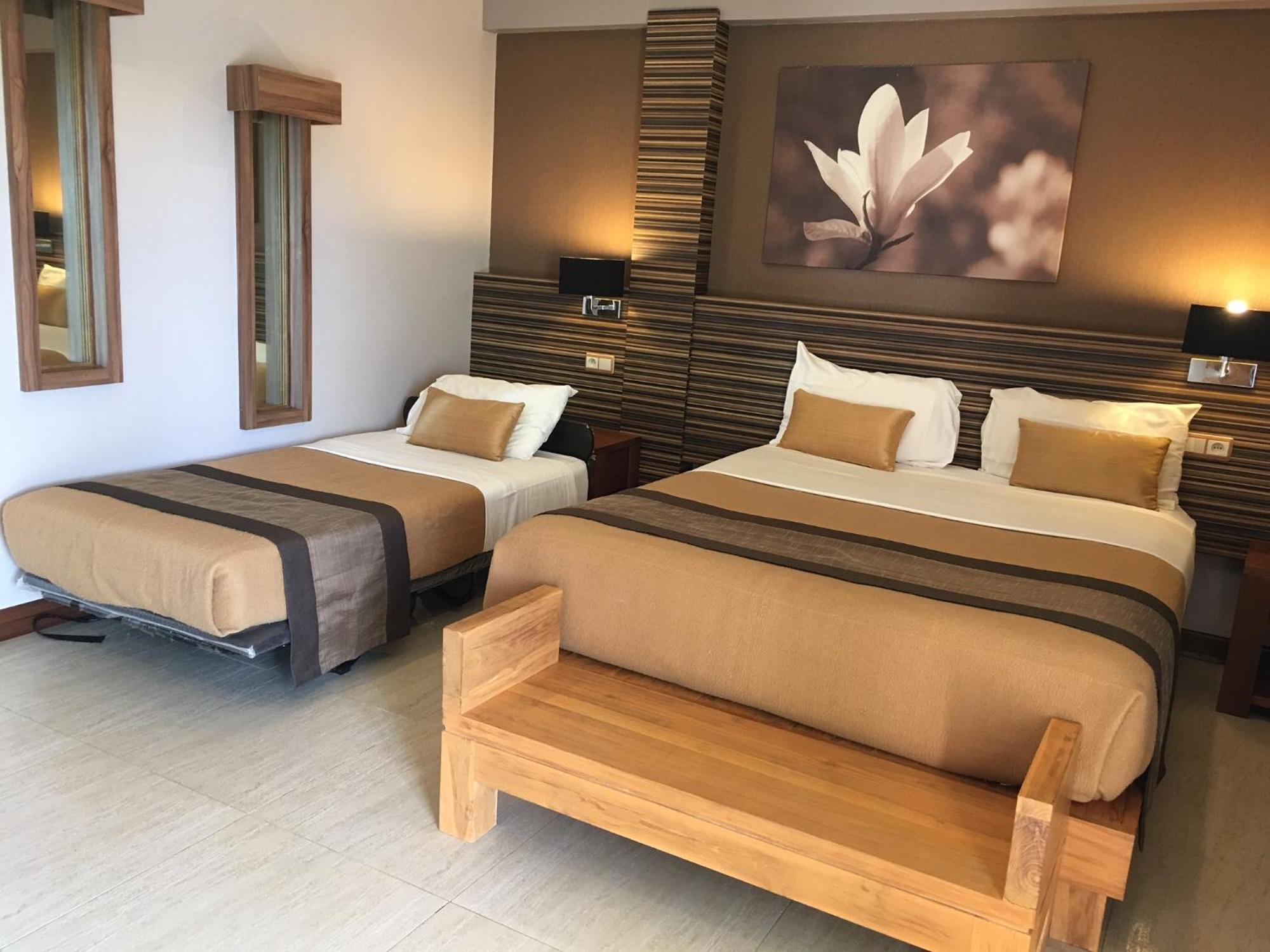 Hotel Colibri Koné Екстериор снимка